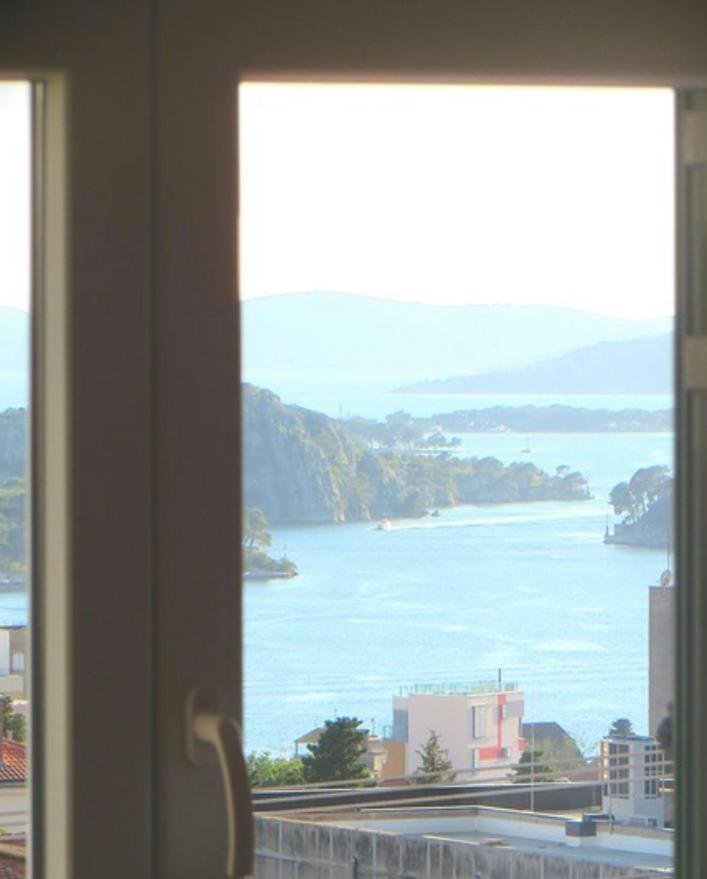 Apartment Simaris - Spacious With Terrace And Sea View Šibenik Esterno foto