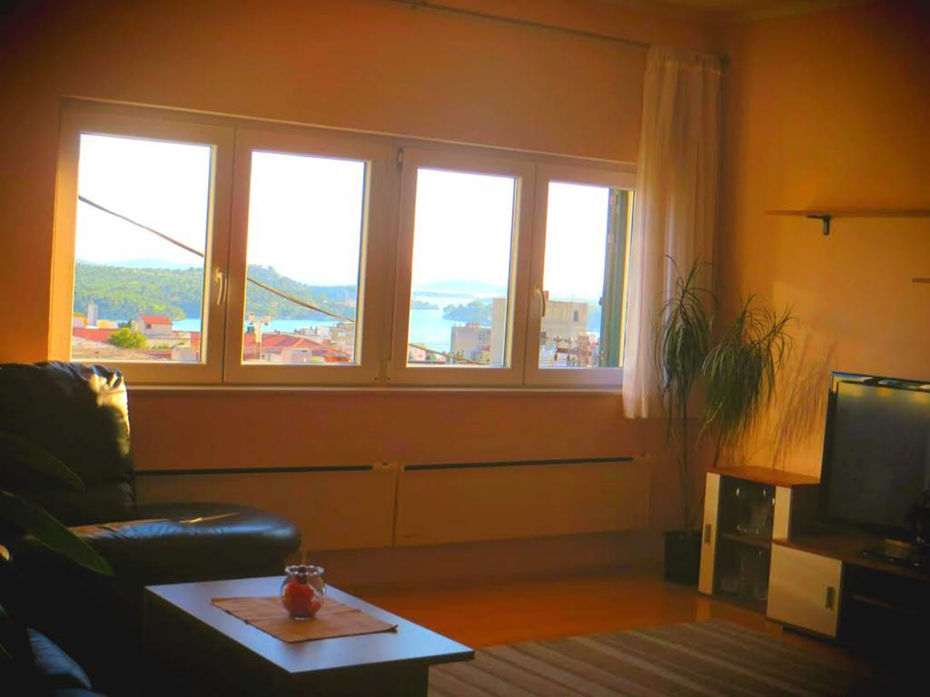 Apartment Simaris - Spacious With Terrace And Sea View Šibenik Esterno foto