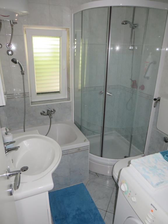 Apartment Simaris - Spacious With Terrace And Sea View Šibenik Esterno foto